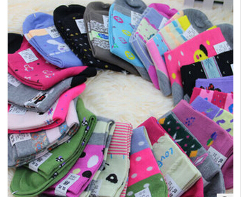 韓國(guó)可愛 女士卡通圖案中筒襪 女襪多色可選 襪子批發(fā)